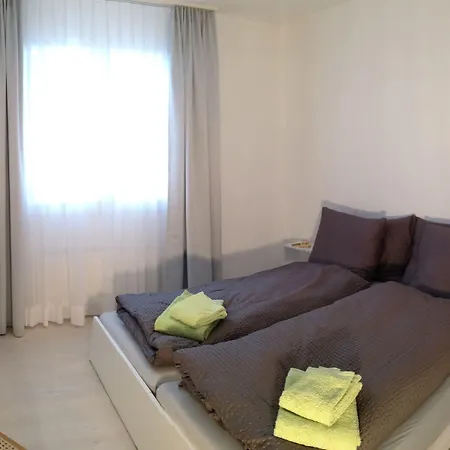 Laret, Ginseng Nr 12 アパート